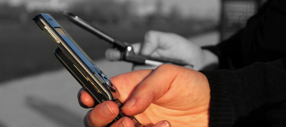 Telefoon_grey_561x250